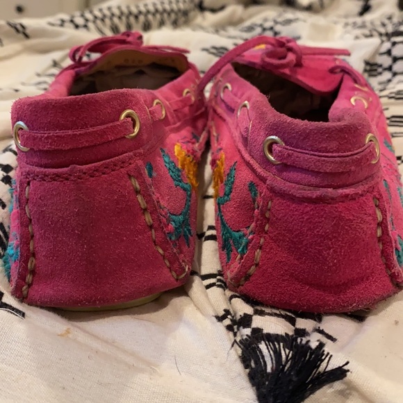 Arlango Embroidered Driving Loafers - Picture 3 of 6